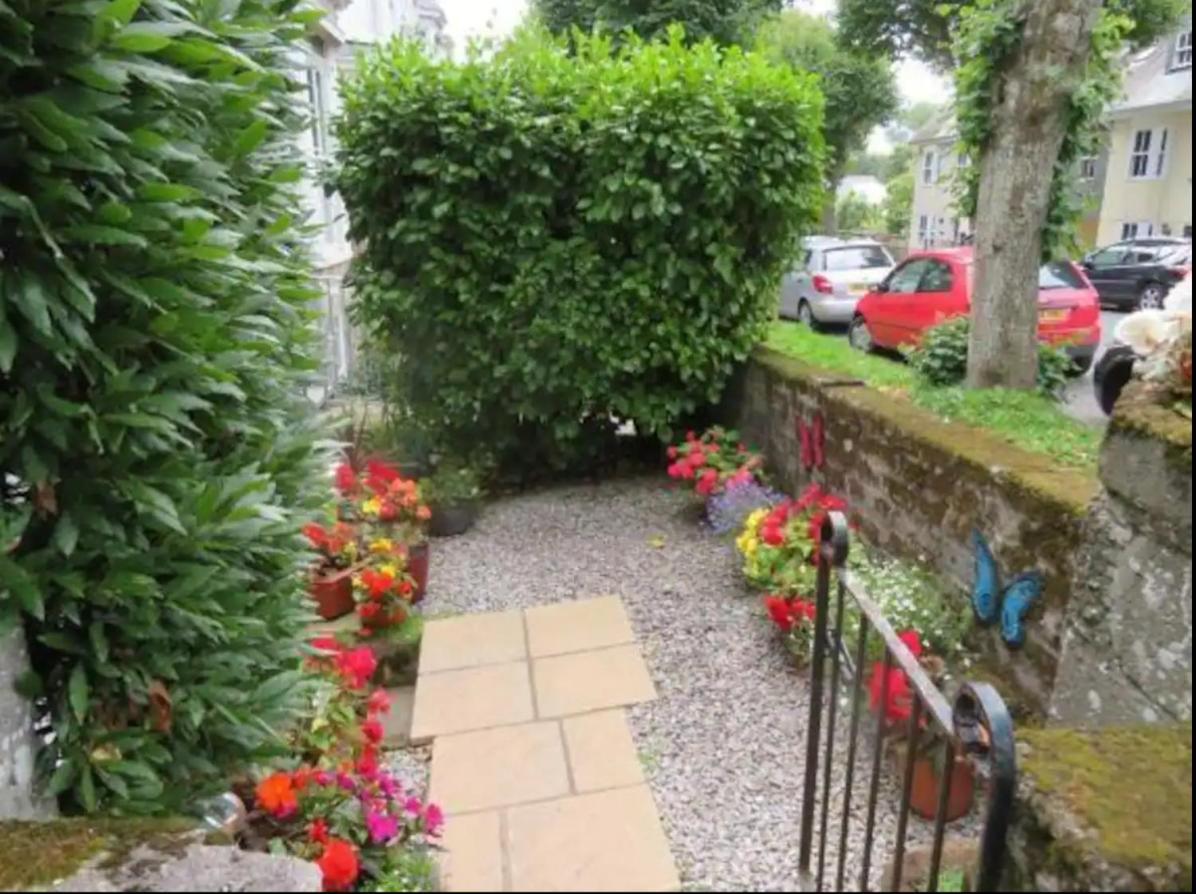 Spacious 2 Bedroom Apartment Near Seafront Penzance Exterior photo